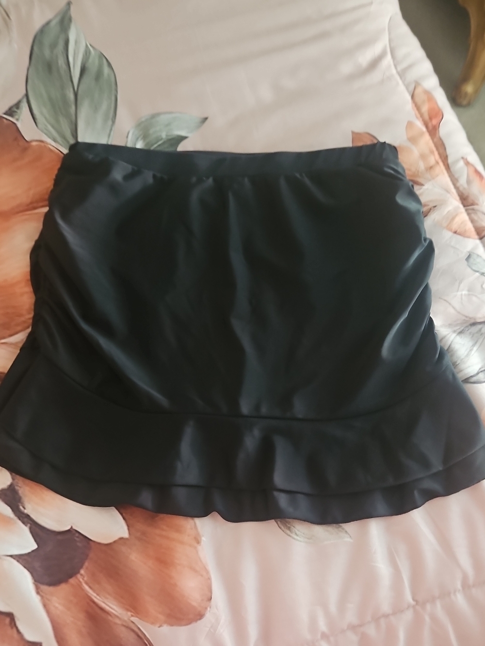 Swimming Skirt Solid Black US 12 In Excellent Shape Shinny Flattering Fit